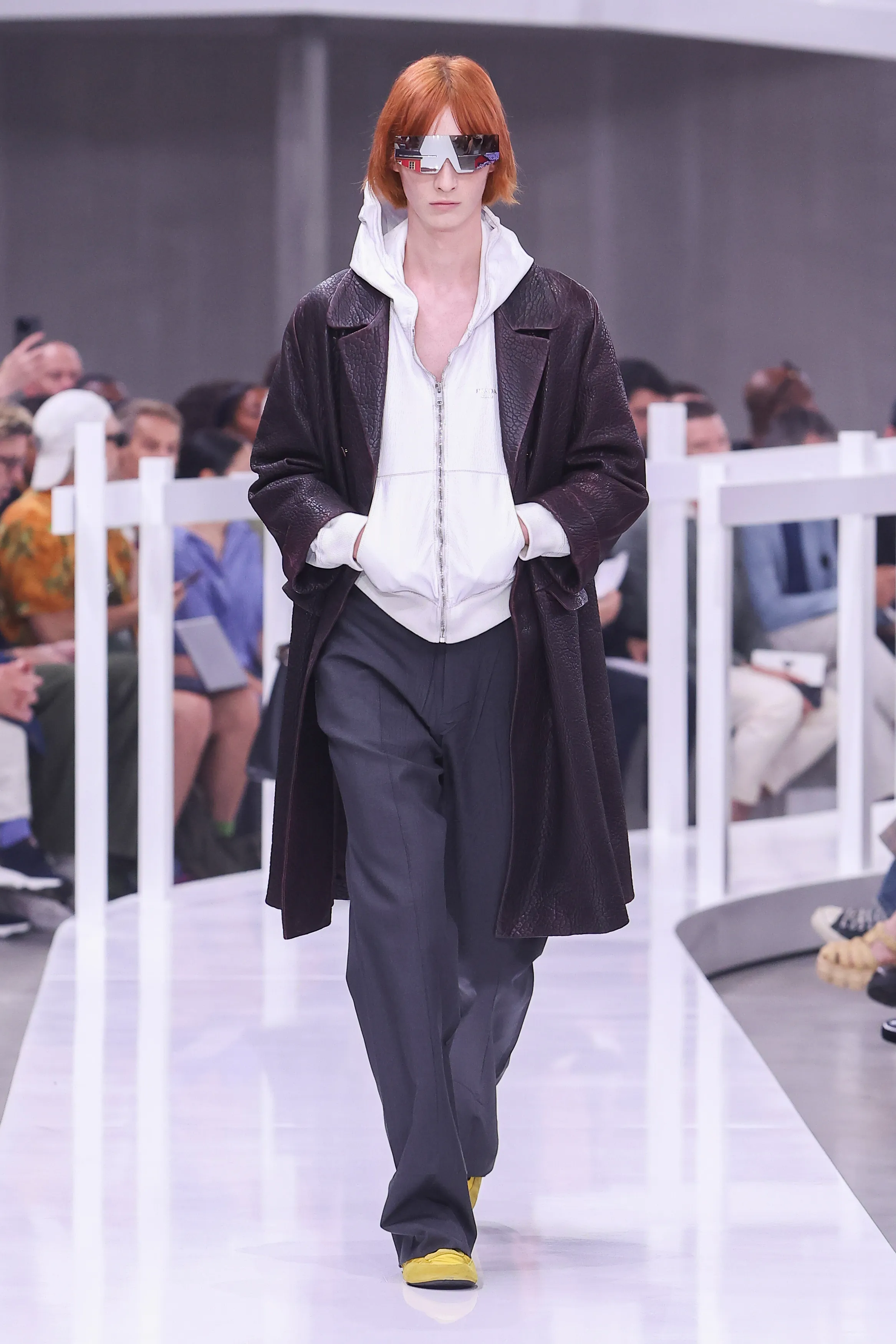 【PRADA-2025SS】 シャツ - ブラック Prada | SS25 Menswear Collection